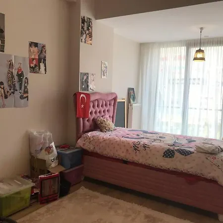 Kagithane Merkezde Site Icinde Apartment *